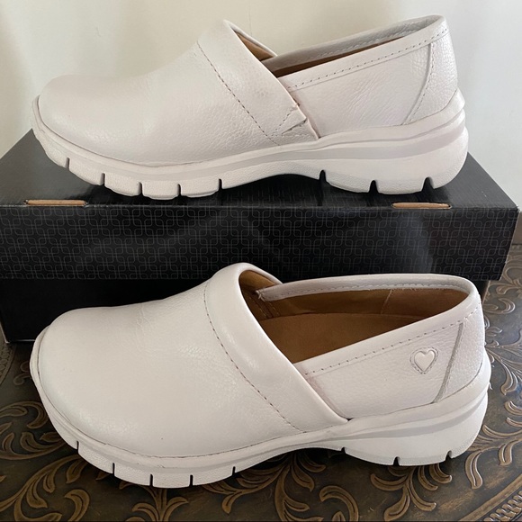 nurse mates slip resistant shoes